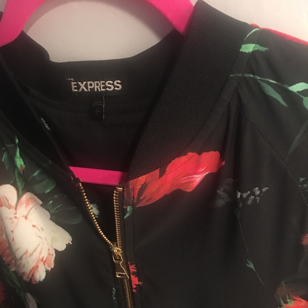 PriceDrop👍🏼Express Bomber Jacket